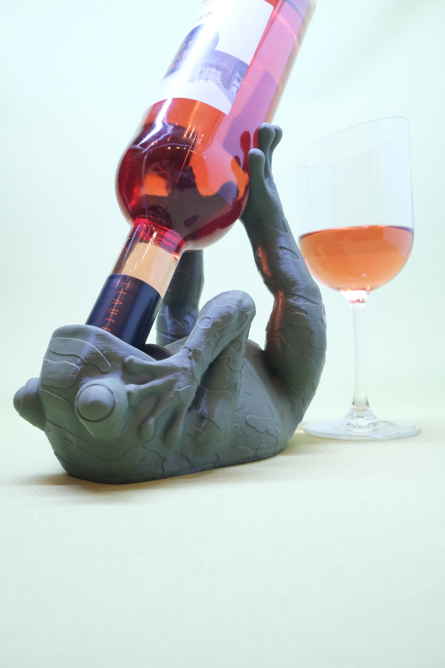 Weinhalter „Frosch“ – origineller Flaschenhalter