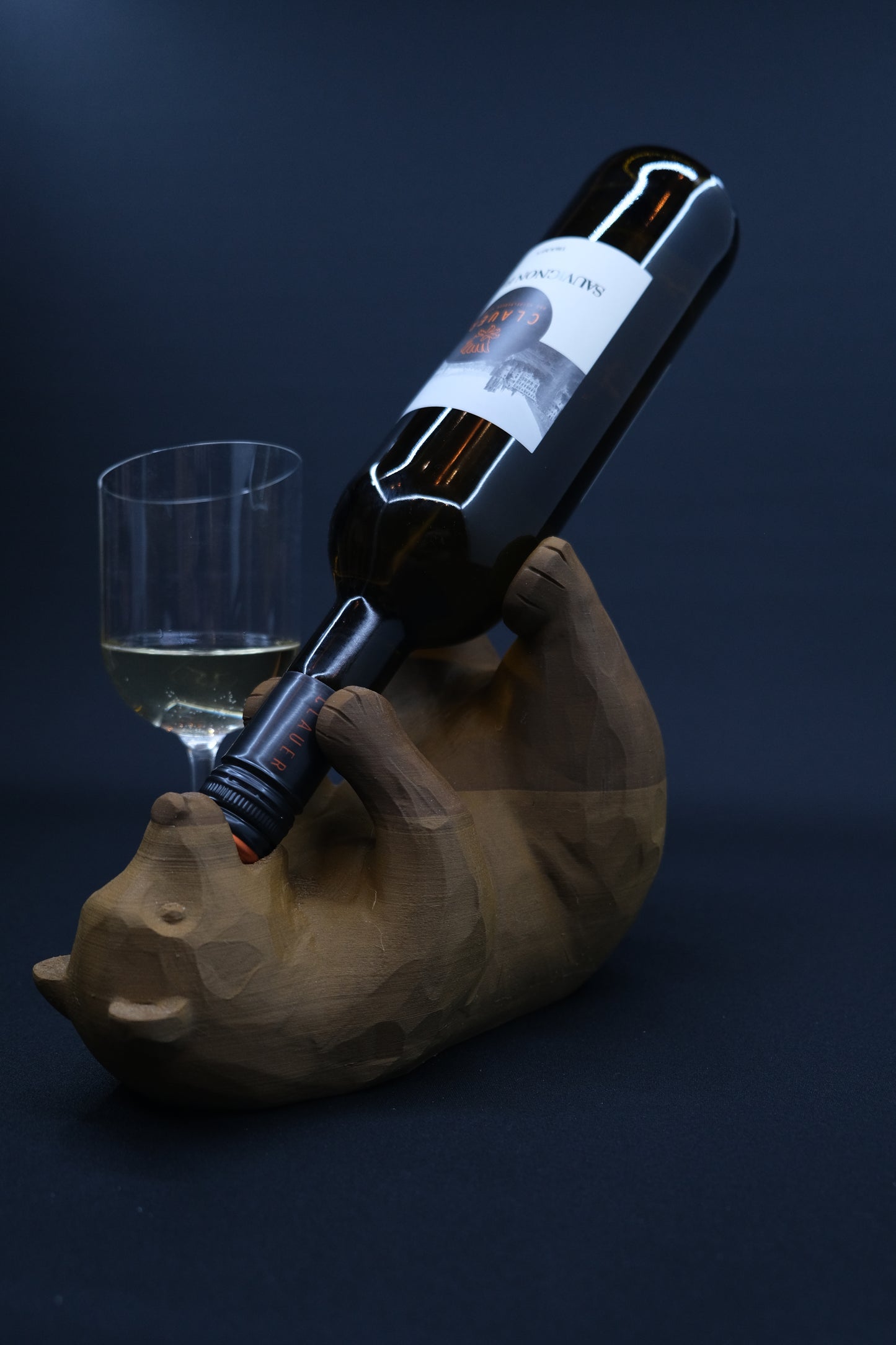 Weinhalter „Bär“ – dekorativer Flaschenhalter