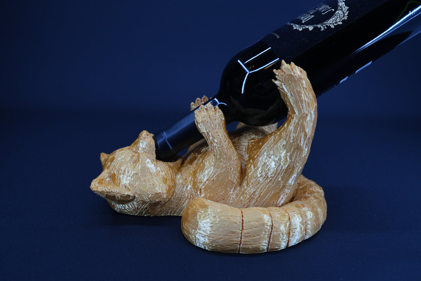 Weinhalter „Roter Panda“ – verspielter Flaschenhalter