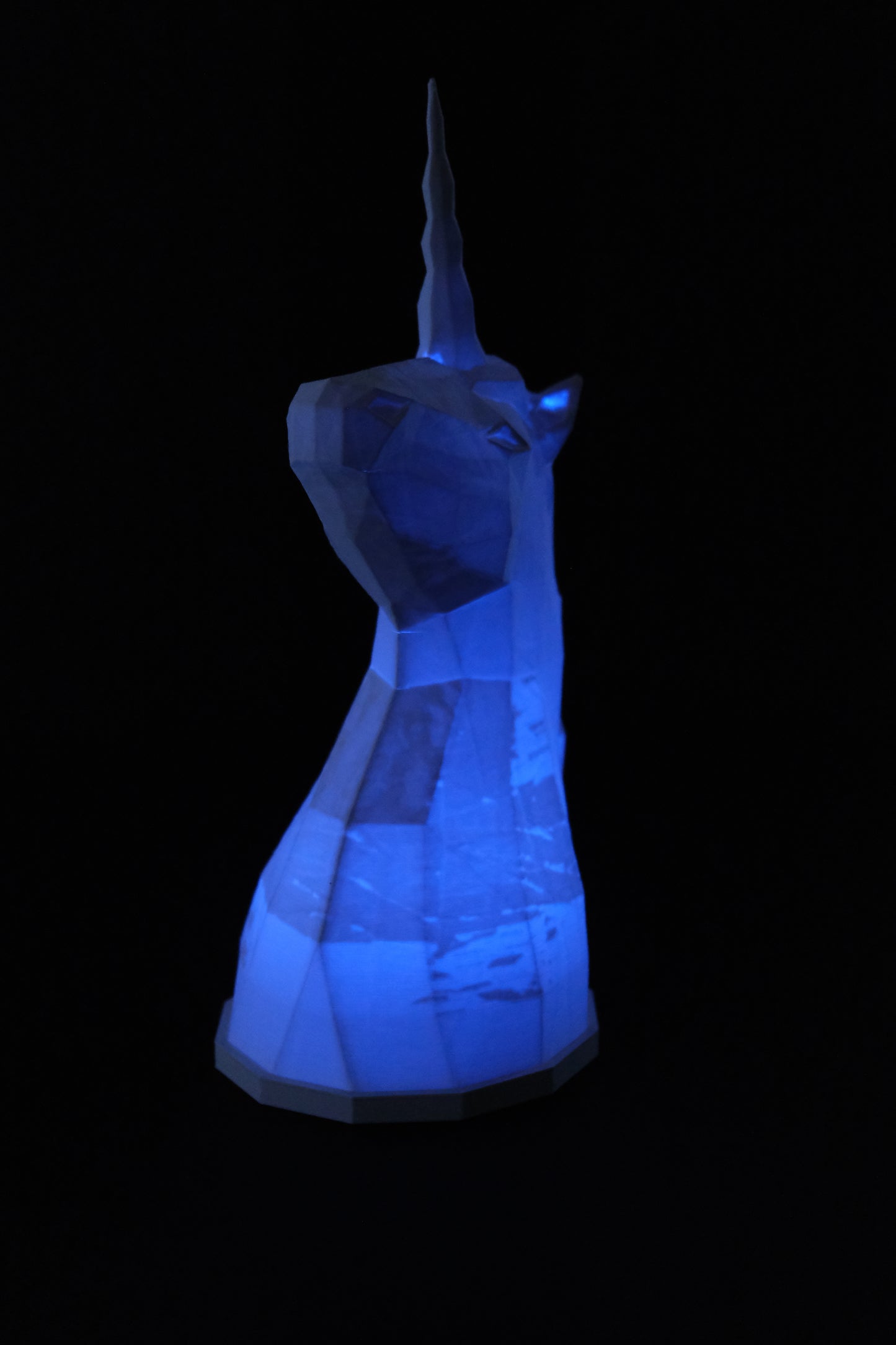 Einhorn Lampe – stilvolle Nachttischlampe mit LED-Funktion