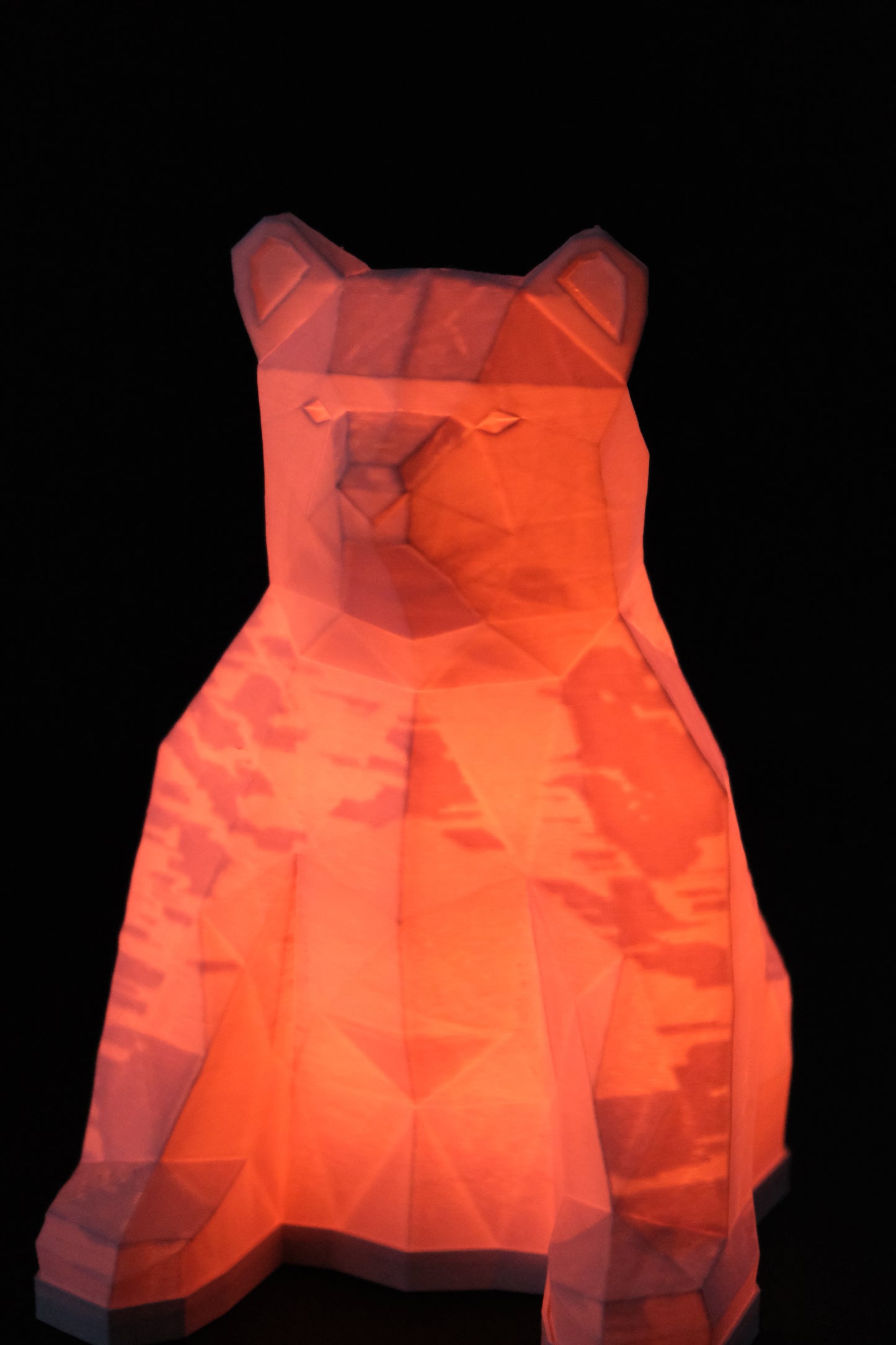 Eisbär Lampe – stilvolle Nachttischlampe mit LED-Funktion