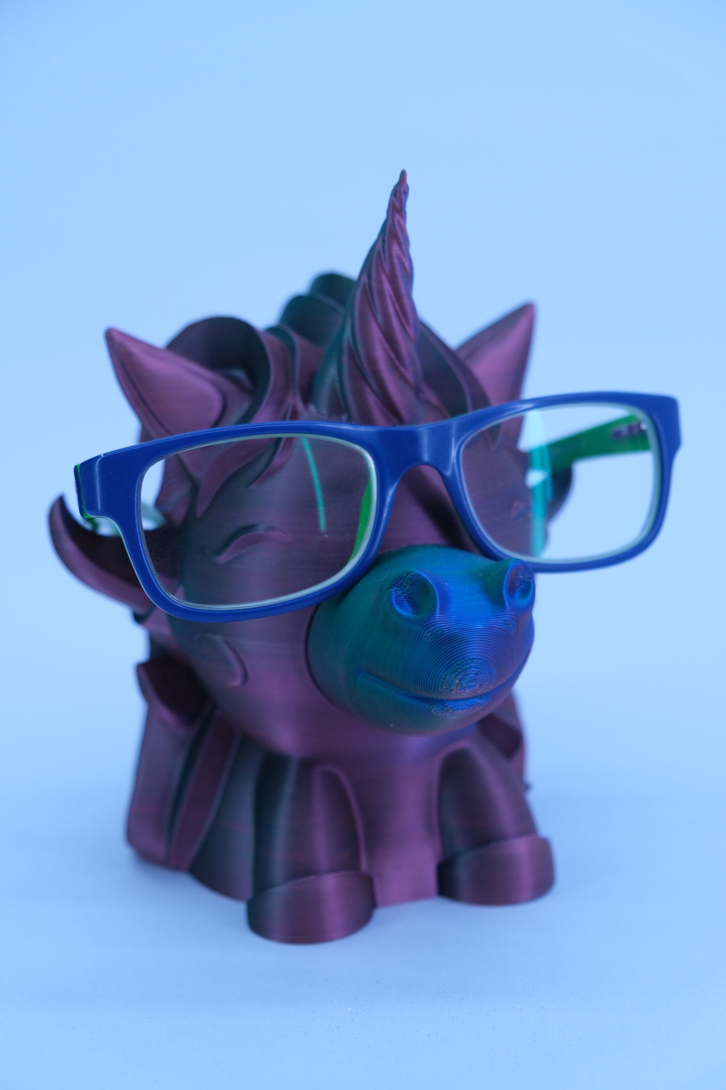 Brillenhalter „Einhorn“ – zauberhafter Brillenständer für Kinder und große Kinder